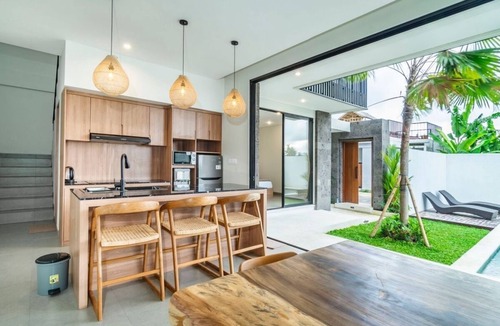 Pejeng Kawan Villa | 3BR Villa, Modern Tropical Escape w/Pool Ubud Area