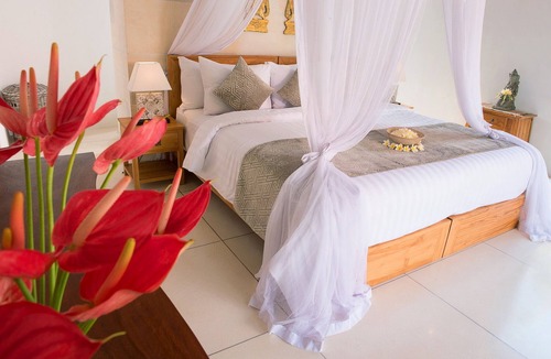 Berawa Villa | 3BR Villa Near Finns Beach Club! - W/Swimming Pool!