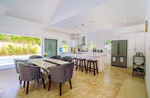Urbanizacion Tavarez Villa | 4-bedroom, 4-bathroom villa, private pool/parking/billiard/BBQ, near everything