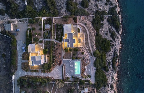 Nea Cryssi Akti Villa | 4 bedroom accommodation in Parikia