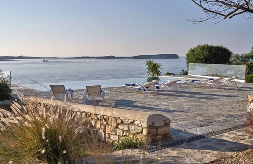 Nea Cryssi Akti Villa | 4 bedroom accommodation in Parikia