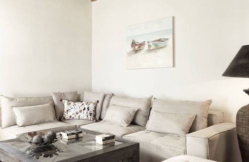 Vissa Villa | 4 bedroom Family Villa with shared Pool & Sea View