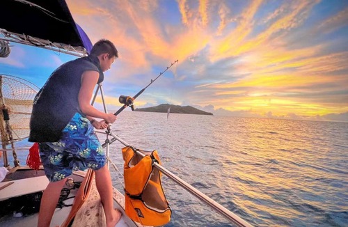 Wailoloa Boat Rental | 40ft Sailing Yacht (Double Cabin Bedroom.)