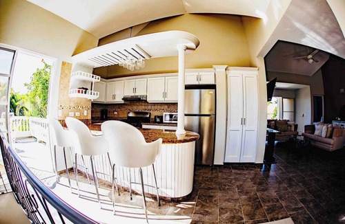 Urbanizacion Tavarez Villa | 4BD 4BT guest-friendly luxury villa with private pool near clubs and beaches