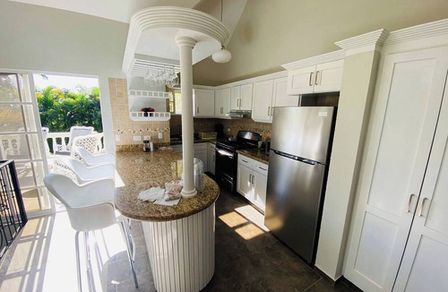 Urbanizacion Tavarez Villa | 4BD 4BT guest-friendly luxury villa with private pool near clubs and beaches