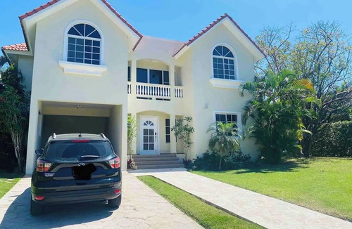 Urbanizacion Tavarez Villa | 4BD 4BT guest-friendly luxury villa with private pool near clubs and beaches