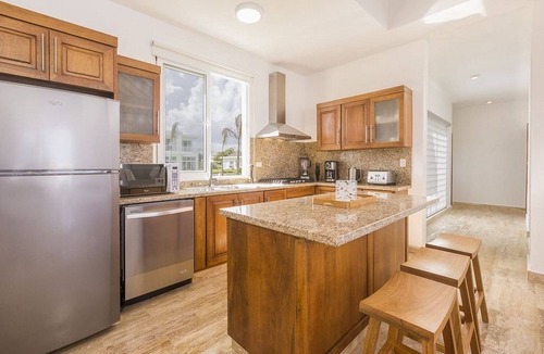 Playa Chiquita Villa | 4BD Guest-friendly villa on a sandy beach, private pool & golf cart, gym/tennis!
