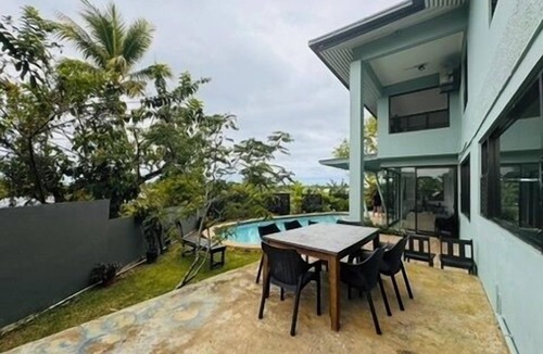 Suva House | 5 bedroom Family Home with great views
