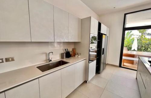 La Iglesia Villa | 5 Bedroom Villa With Daily Housekeeping