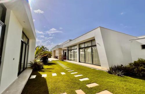 La Iglesia Villa | 5 Bedroom Villa With Daily Housekeeping