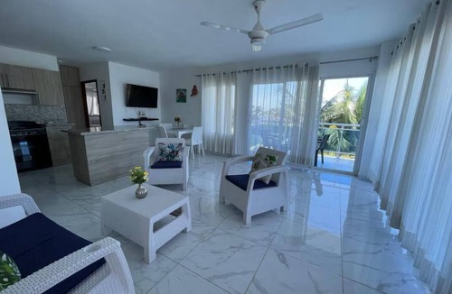 La Vega House | 5 minutos de la Playa/Club bar/Piscina/3 Camas