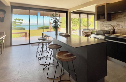 Maharepa Villa | 5200 sqm beach front estate, 4 BR 325sqm villa, Full AC