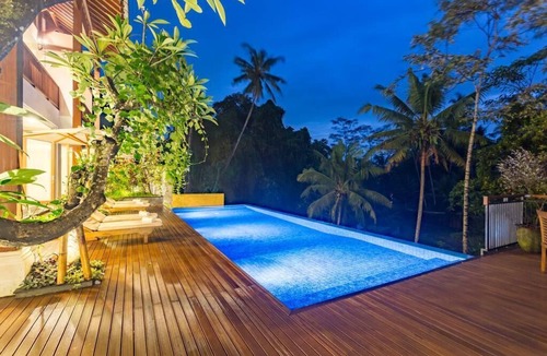 Melayang Villa | 6 Bedroom River Paddies View Suitable for Family.