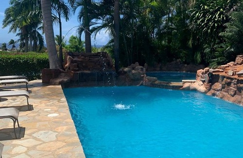 Urbanizacion Tavarez Villa | 6BD family-friendly complex near everything, private garden&pool, sports courts