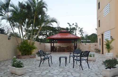 La Esplanada Apartment | 6BD guest-friendly condo complex with pool/cable TV/BBQ/Wi-Fi/parking