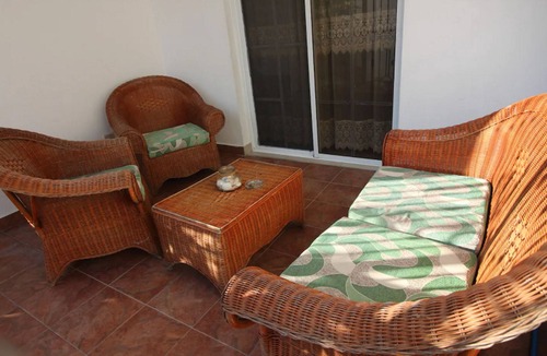 El Batey Villa | 6BD villa, centrally located, guest-friendly, fully equipped, pool/TV/fast WiFi