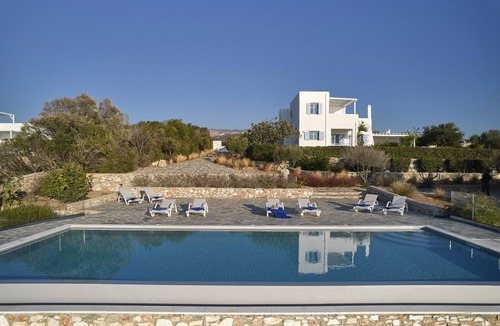 Nea Cryssi Akti Villa | 7 bedroom accommodation in Paros