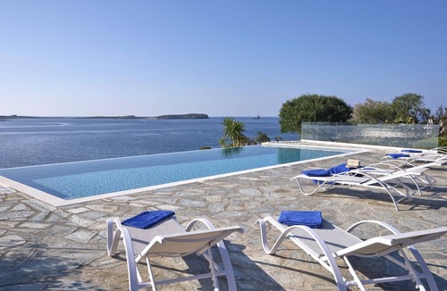 Nea Cryssi Akti Villa | 7 bedroom accommodation in Paros