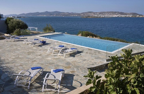 Nea Cryssi Akti Villa | 7 bedroom accommodation in Paros