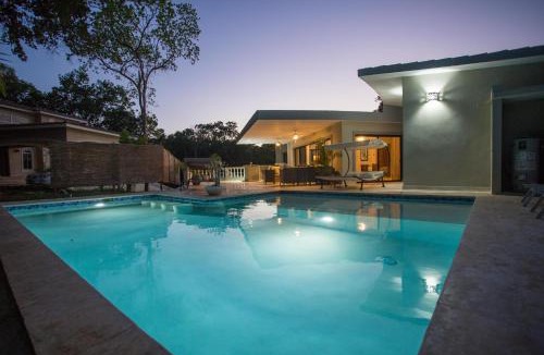 La Mulata Villa | 883 Residencial Casa Linda