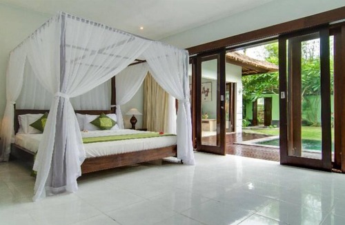 Dyanapura Villa | 9 BR, 4 Pools, for Large Family or Group