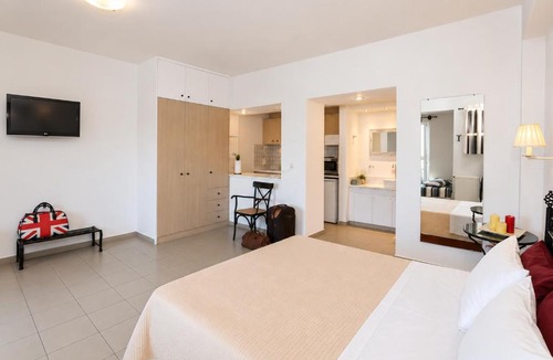 Andros Town Apartment | 9 Muses
