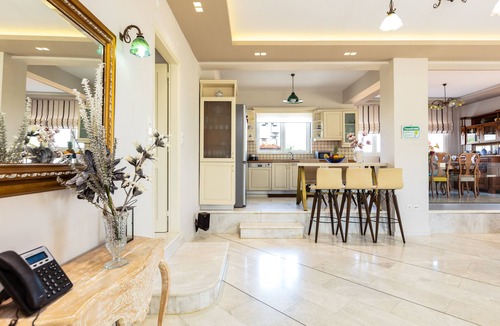 Houdetsi Villa | 90m2 Pool, Pool, basket, playground, soccer, volley and more!