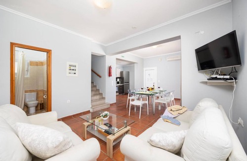 Kateleios Villa | a beautiful and spacious holiday home located in Katelios
