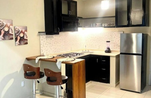 Los Maestros Apartment | A cozy open studio