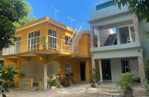 Los Maestros Apartment | A cozy open studio