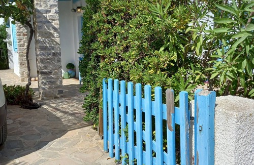 Plaka House | A GREEK ISLAND HOUSE.A PLACE TO RELAX.