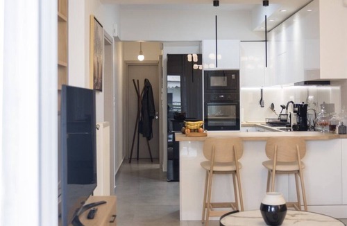 Thessaloniki Apartment | A penthouse apartment near the seaside (Nea Paralia)