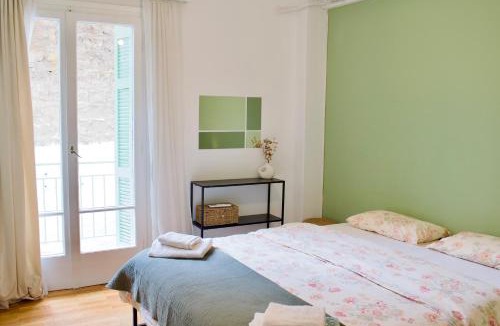 Athens Apartment | A Very Friendly and Central Home