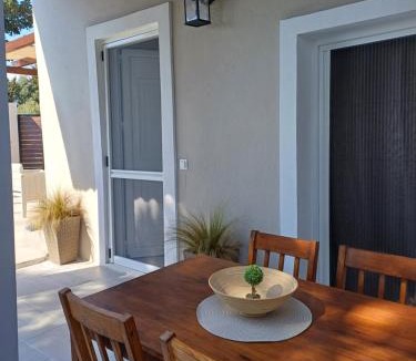 Paramonas House | Abelaki Holiday Home
