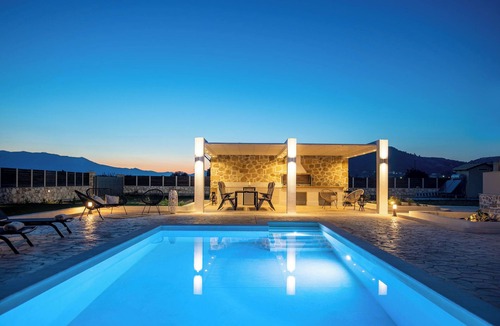 Neromilos Villa | Abelia Villa, a Luxurious and Exlusive Residence with private pool