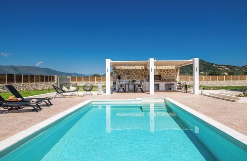 Neromilos Villa | Abelia Villa, a Luxurious and Exlusive Residence with private pool
