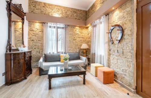 Soroni House | Absinthia Legacy