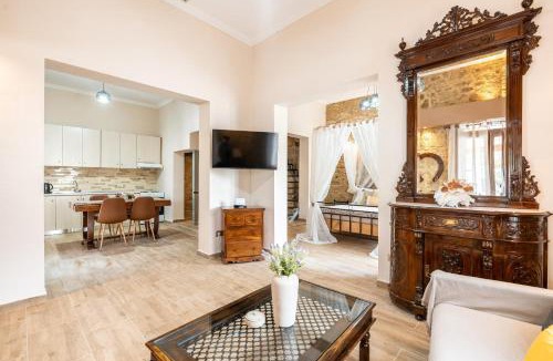 Soroni House | Absinthia Legacy