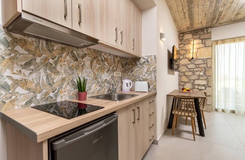 Kolymvari House | Achatis Apartments with sea view