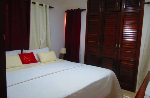 Los Maestros House | Acogedora casa. Cozy place to rest- 5 minutes from downtown