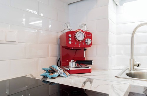 Kerameikos Apartment | AcroLofts M62 - Budget Room, 300m from Metro Station