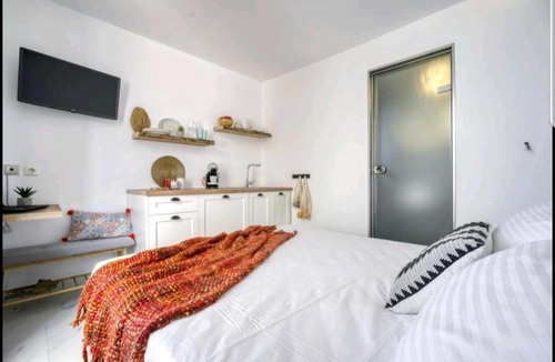 Plaka Apartment | Acropolis stunning view Penthouse in Plaka for 2!