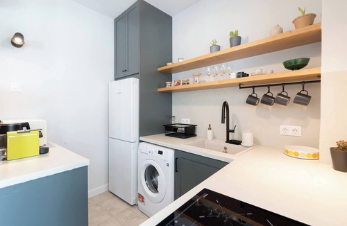 Kerameikos Apartment | Acropolis View - 1BR Apartment