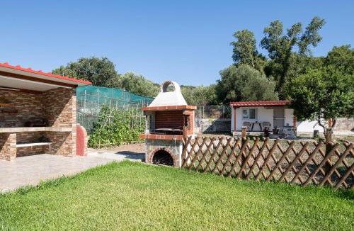 Toroni House | Adam House-Castle view
