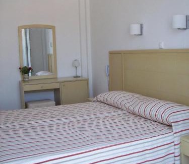 Ireon Hotel | Adamantia