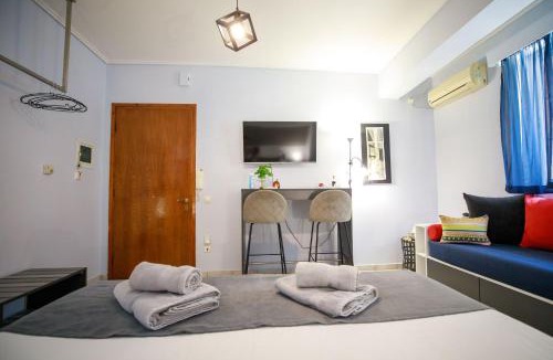 Zavlani Apartment | Adriana's downtown studio-parking lot included