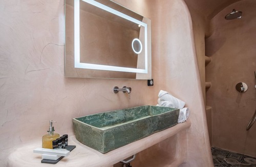 Pyrgos Hotel | Aegean Blue Luxury Suites