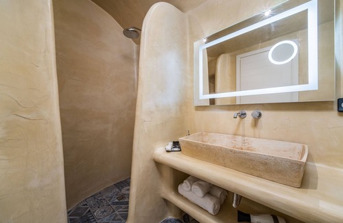 Pyrgos Hotel | Aegean Blue Luxury Suites