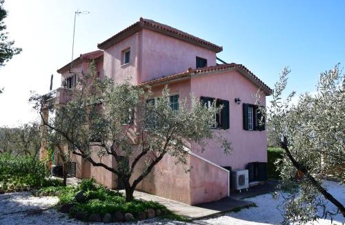 Ayioi Asomatoi House | Aegina3views