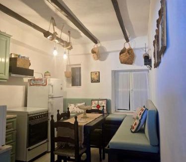 Ioulida House | Aelia
